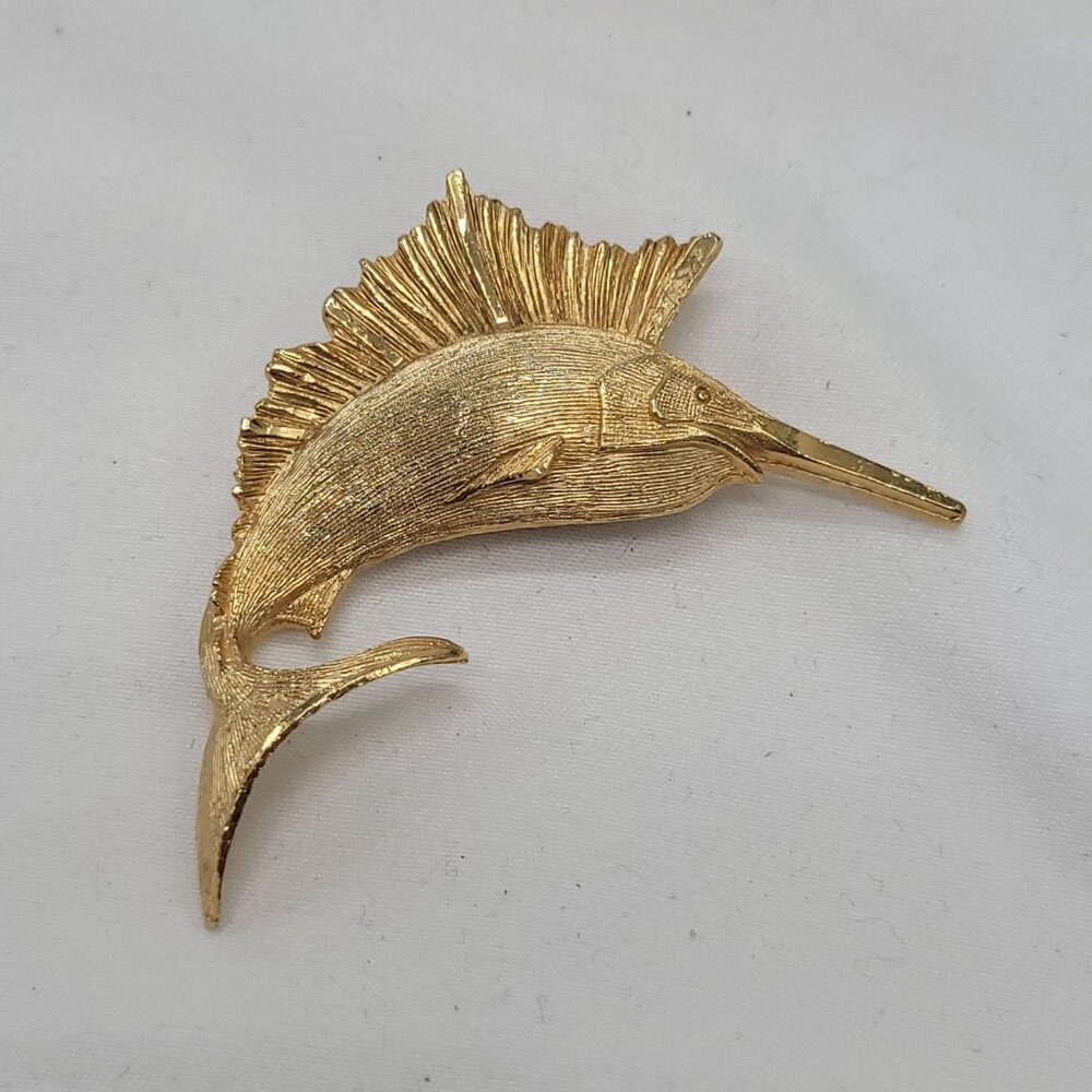 Vintage Gold-Tone Sailfish Brooch Pin Nautical Theme Jewelry Gift 2" - Picture 4 of 10
